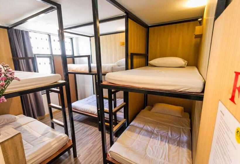 Кровать в Общей Комнате, Z S Hostel At Tha Phae Gate