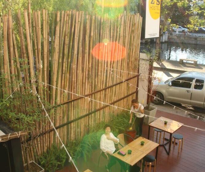 Кровать в Общей Комнате, Z S Hostel At Tha Phae Gate