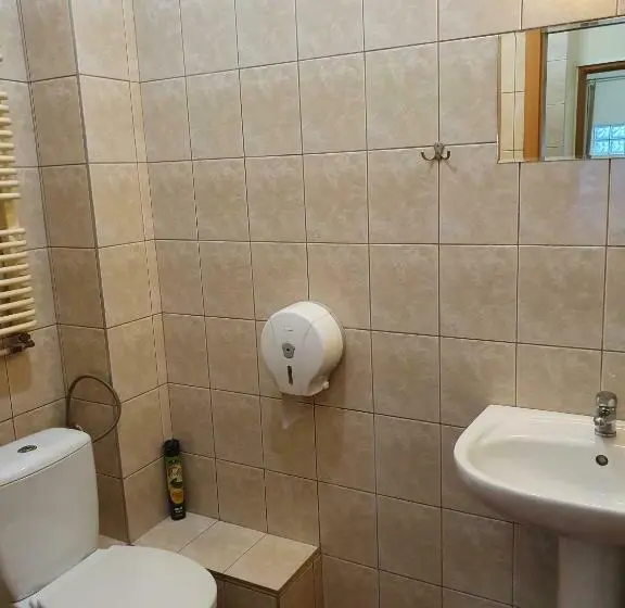 Standard Neljän Hengen Huone, Centrum Noclegowe Ii
