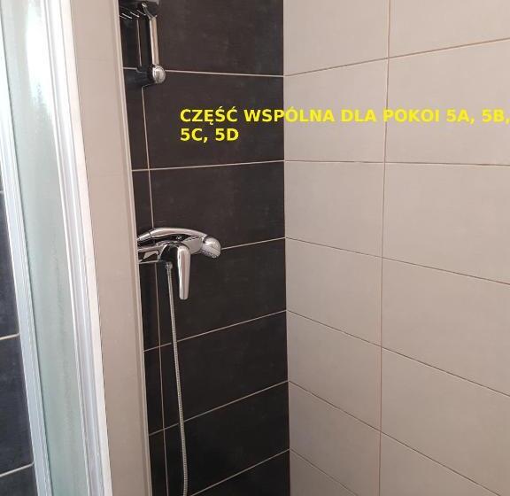 اتاق استاندارد با سرویس بهداشتی مشترک, Centrum Noclegowe Ii