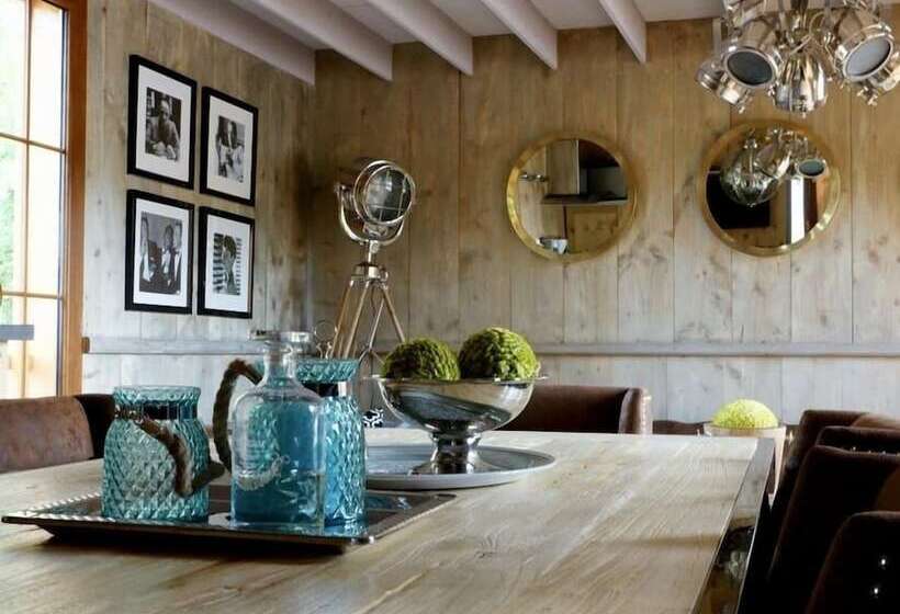 小室, Au Fil De L'eau