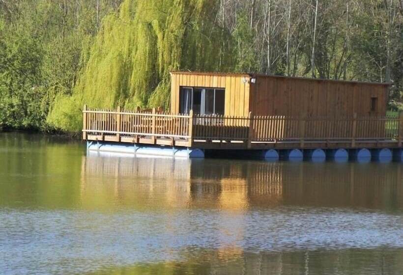 Хижина, Au Fil De L'eau