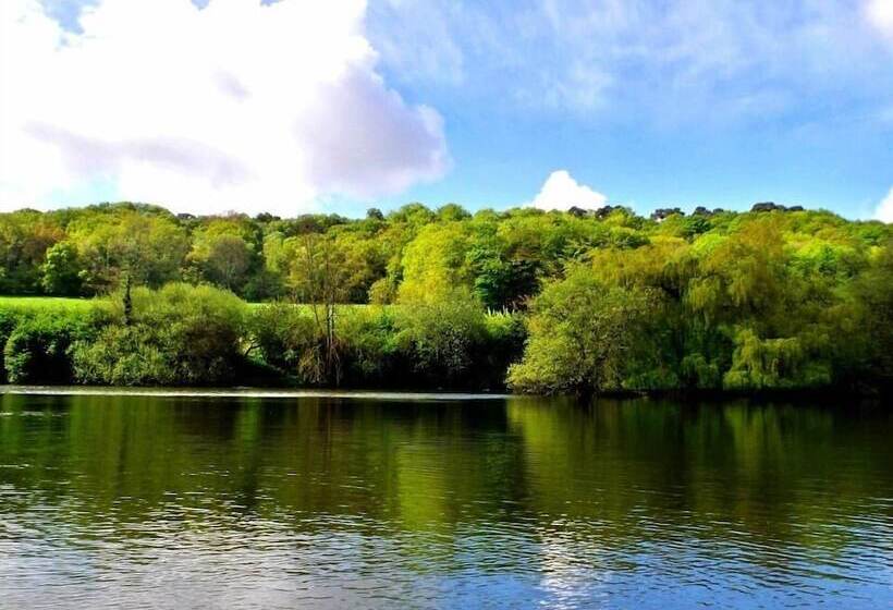 小室, Au Fil De L'eau