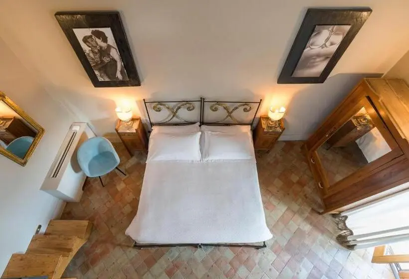 Perhehuone, Casa Arrigo