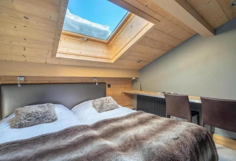 Ullakkohuone, Chalet Les Rhodos