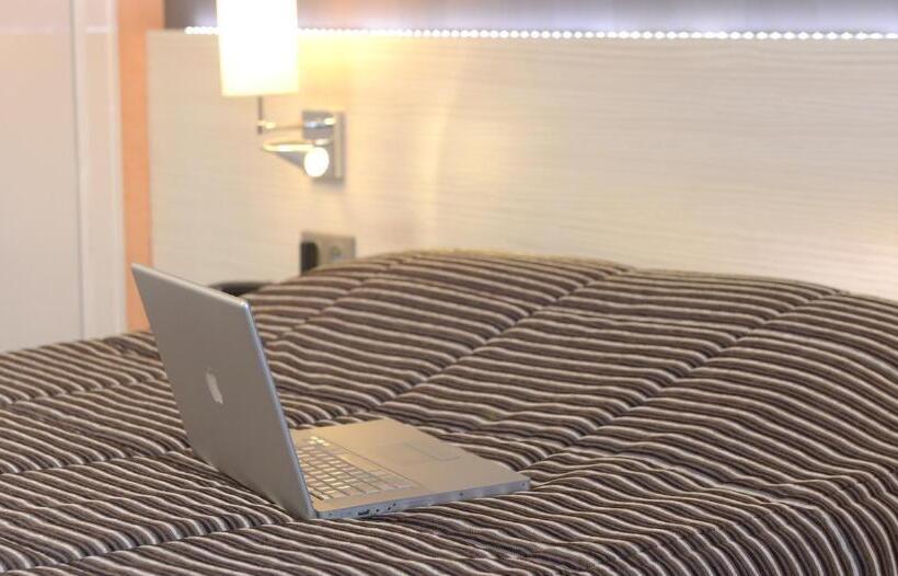 스탠다드 트리플 룸, Contact Hôtel Du Cerf