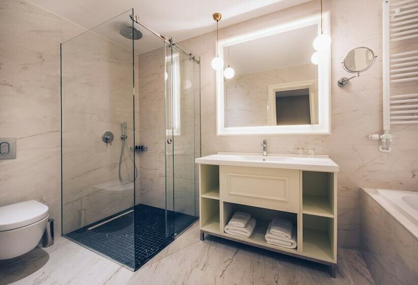 Номер Deluxe, Heritage Grand Perast By Rixos