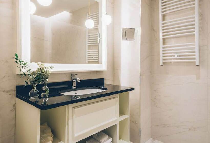 디럭스 룸, Heritage Grand Perast By Rixos