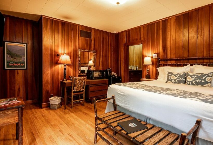 小室, Historic Tapoco Lodge