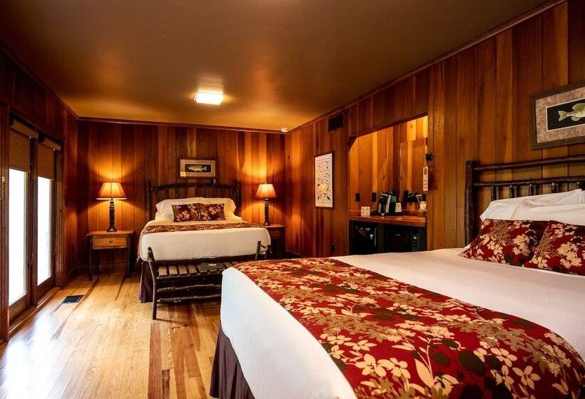 小室, Historic Tapoco Lodge