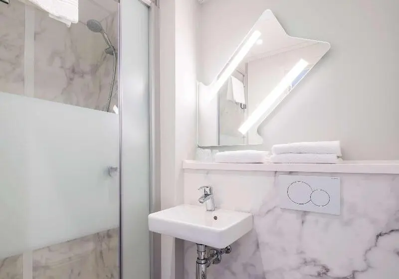 اتاق استاندارد سه نفره, Ibis Budget Gent Centrum Dampoort