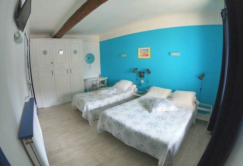 스탠다드 트리플 룸, Hôtel Restaurant Le Palais