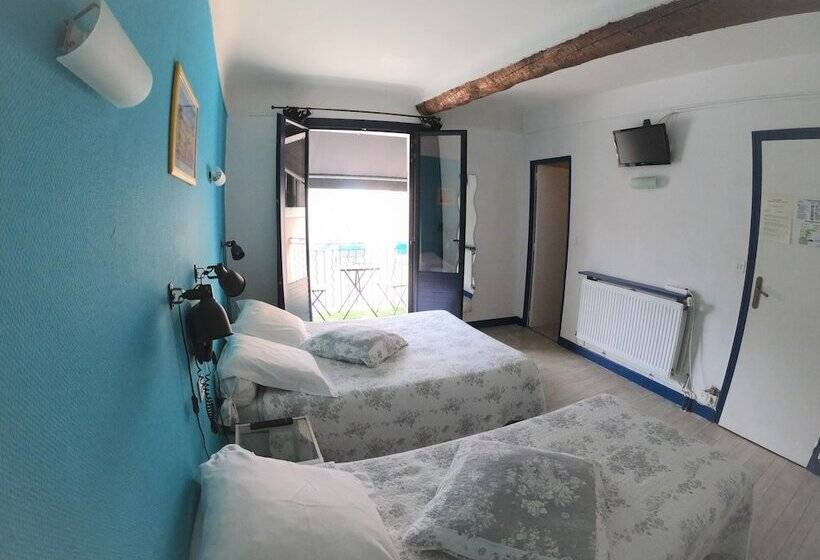 스탠다드 트리플 룸, Hôtel Restaurant Le Palais