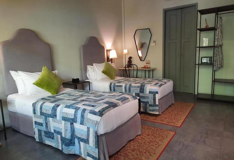 חדר דלוקס, Lovinalife Room & Cafe