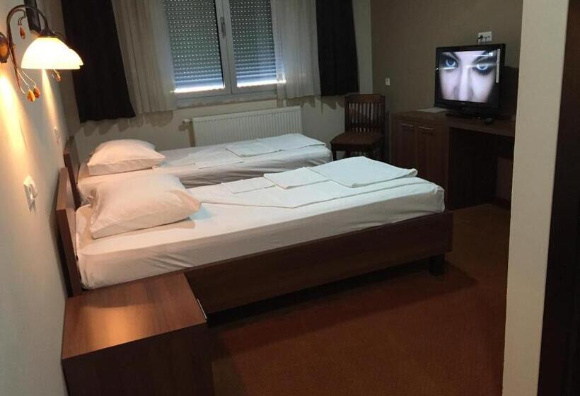 اتاق استاندارد یک نفره, Oaza