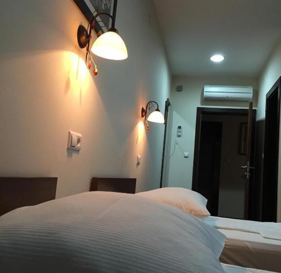 اتاق استاندارد یک نفره, Oaza