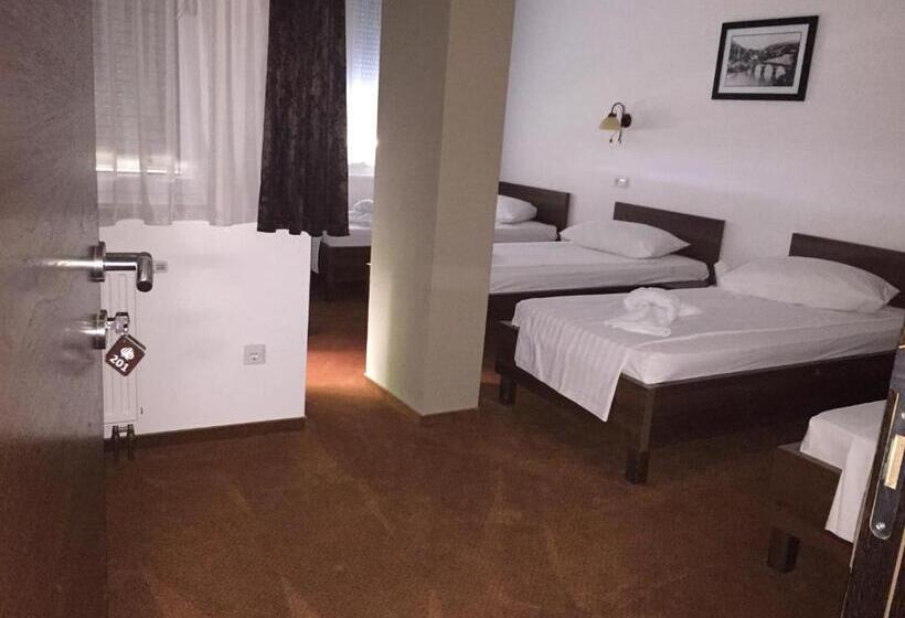 اتاق استاندارد چهار تخته, Oaza