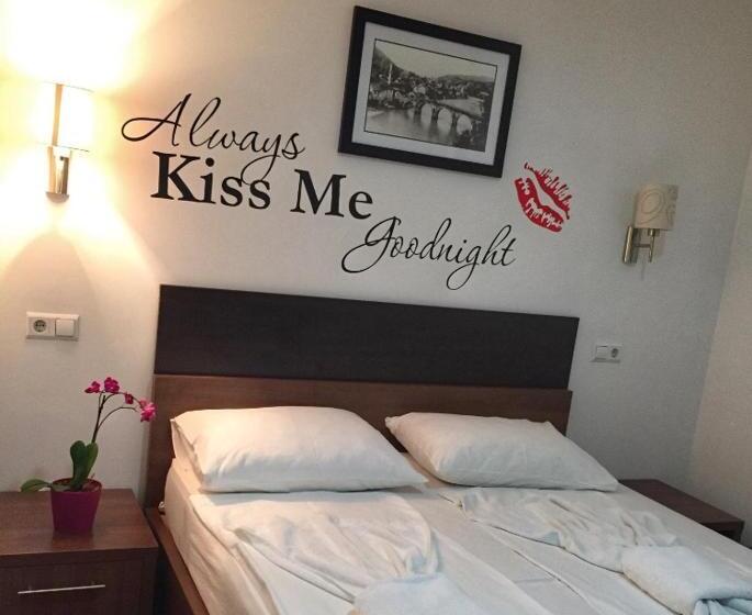 اتاق استاندارد چهار تخته, Oaza