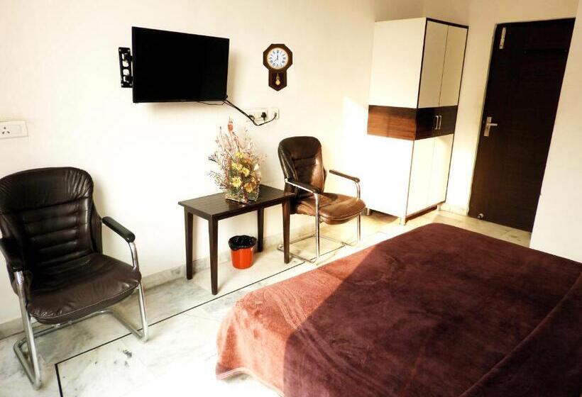 Люкс Deluxe Кровать Кинг, Time Square Guest House