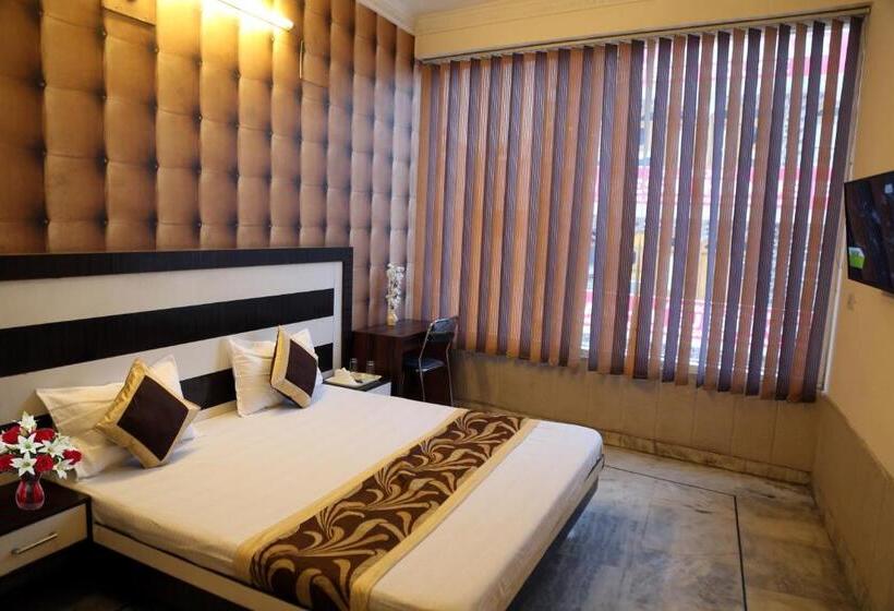 Люкс Deluxe Кровать Кинг, Time Square Guest House