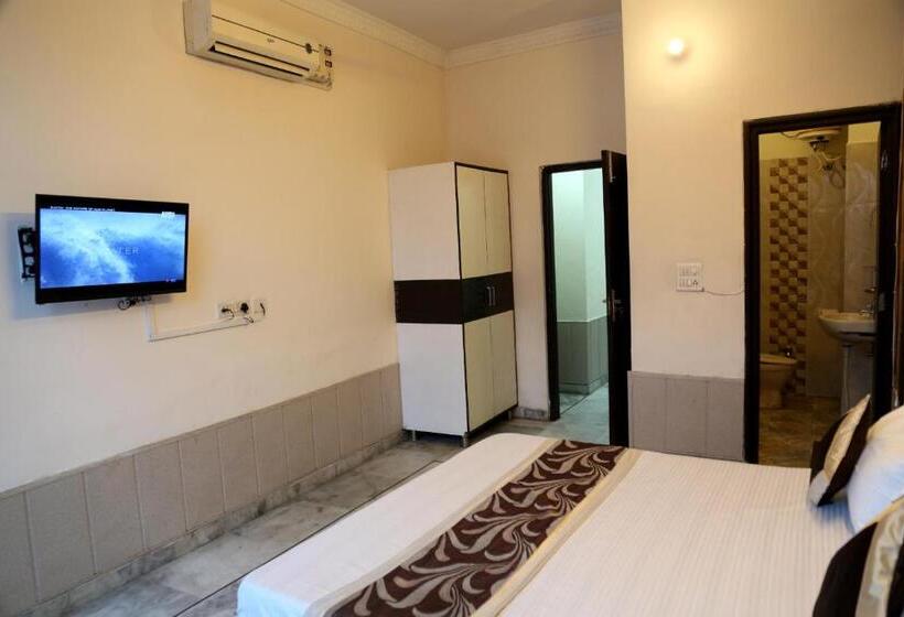 Люкс Deluxe Кровать Кинг, Time Square Guest House