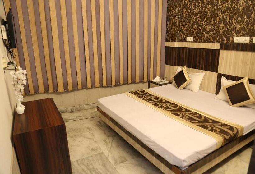 Люкс Deluxe Кровать Кинг, Time Square Guest House