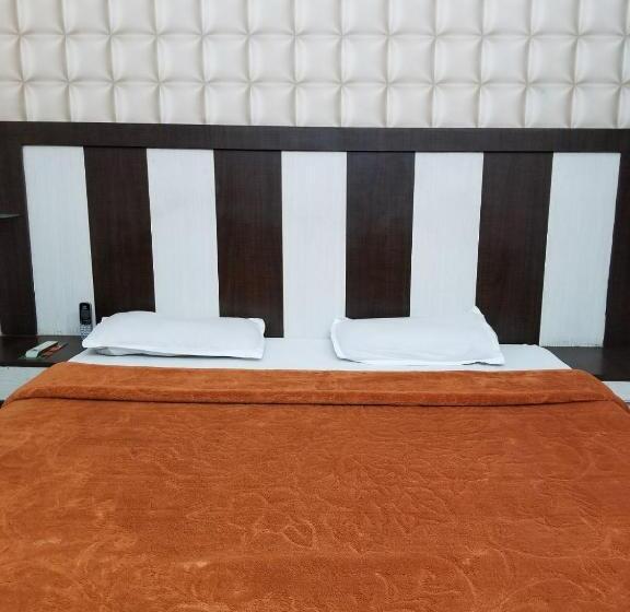 Номер Стандарт, Time Square Guest House