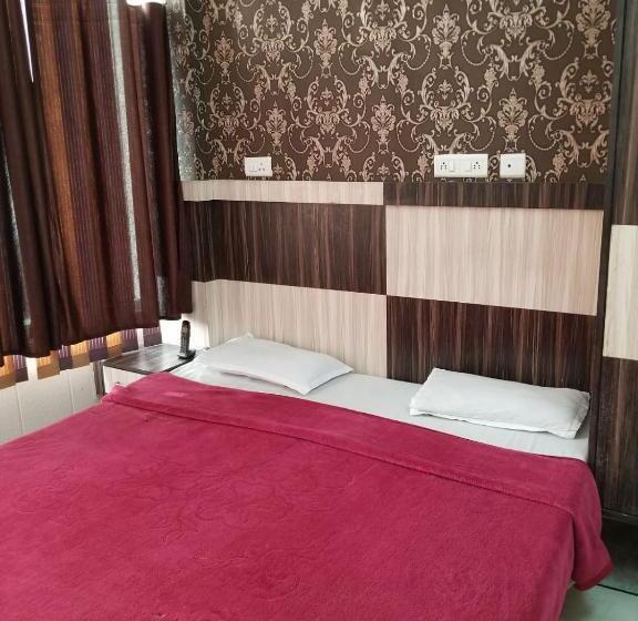 Номер Стандарт, Time Square Guest House