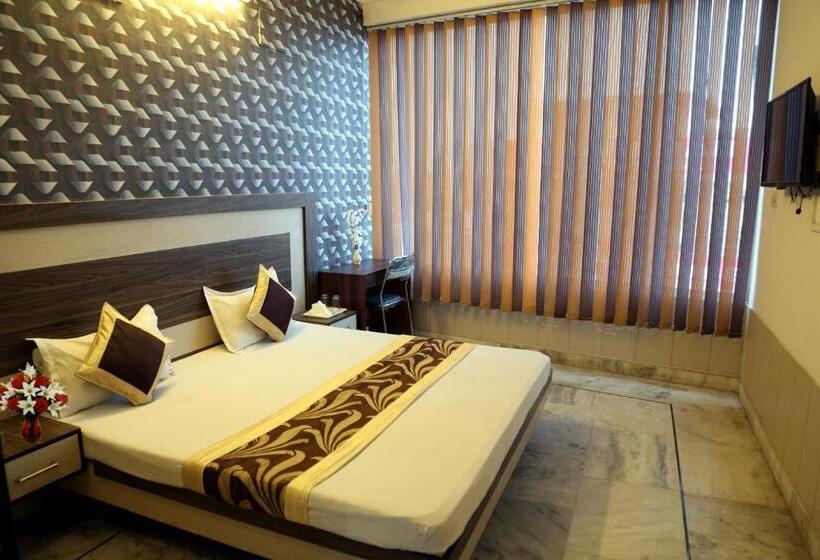 Номер Стандарт, Time Square Guest House