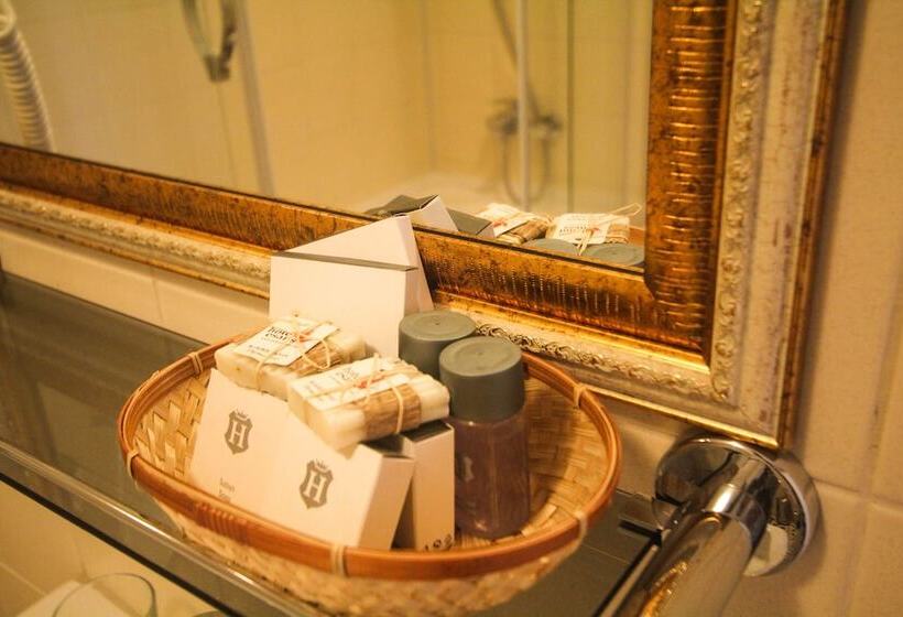 اتاق خانوادگی, Venue Hotel Istanbul Old City