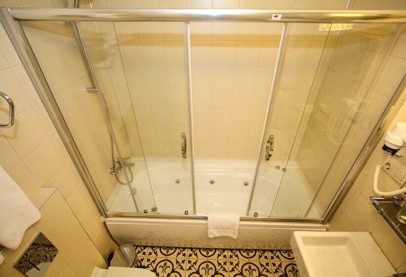 اتاق خانوادگی, Venue Hotel Istanbul Old City