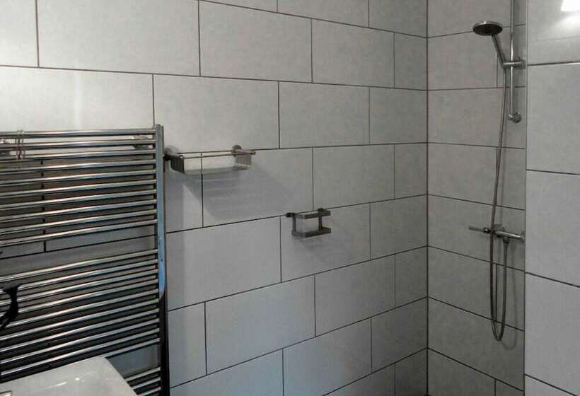 スタンダードルーム, Sintanna B&b Petit