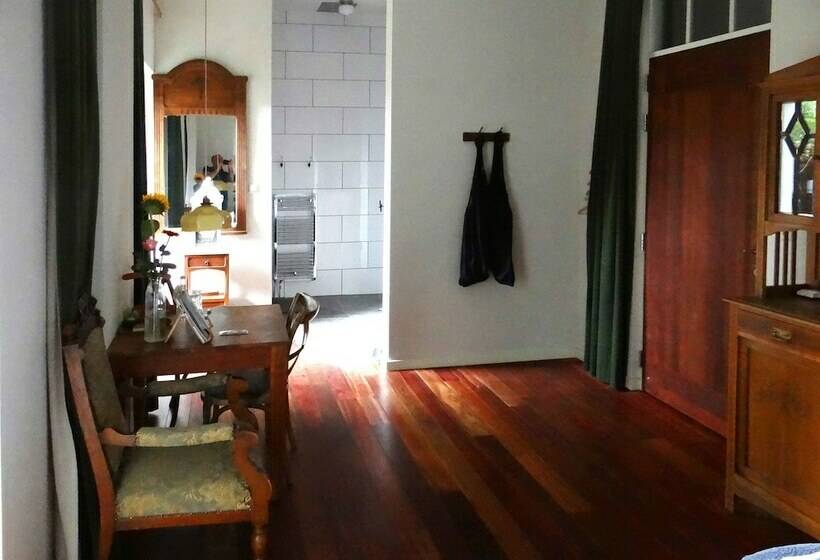 スタンダードルーム, Sintanna B&b Petit