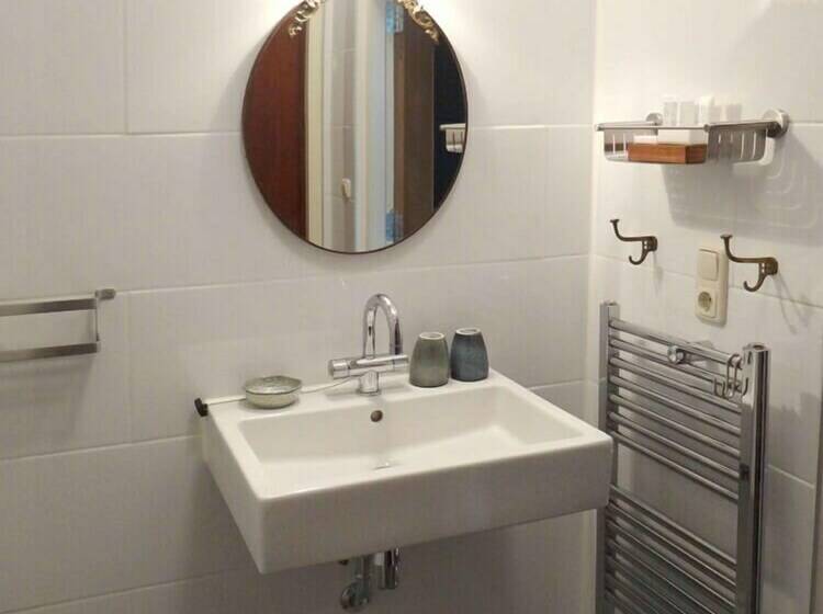 スタンダードルーム, Sintanna B&b Petit