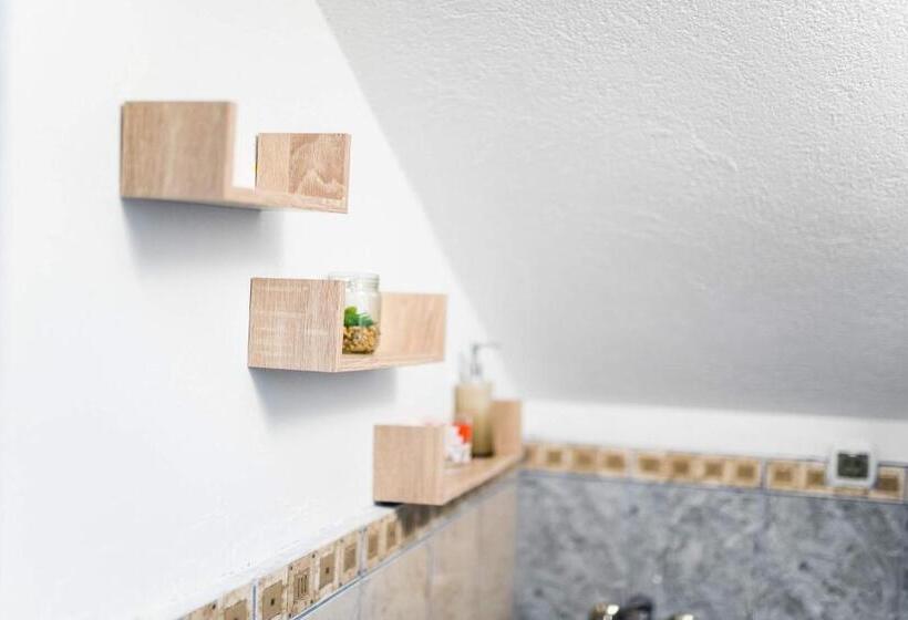 اتاق استاندارد, Hostel Herz