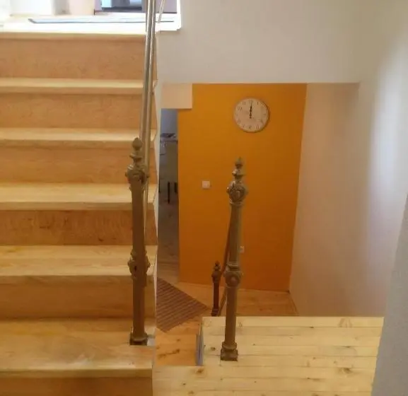تختخواب در اتاق مشترک, Hostel Musala