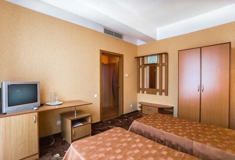 اتاق راحتی با چشم‌انداز دریا, Atlantida