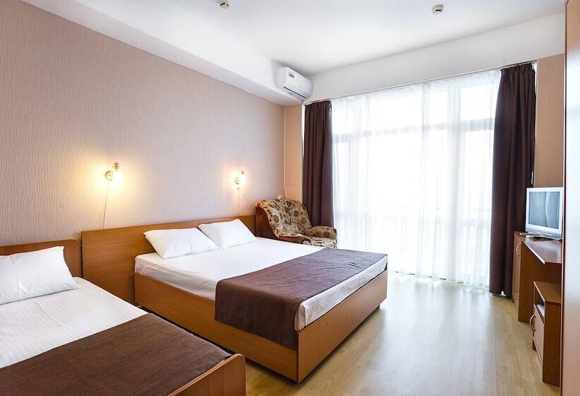 اتاق سه نفره سوپریور با چشم‌انداز دریا, Atlantida