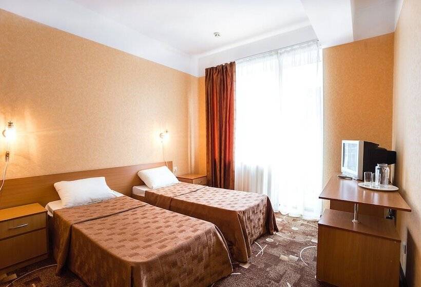 اتاق خانوادگی با چشم‌انداز دریا, Atlantida