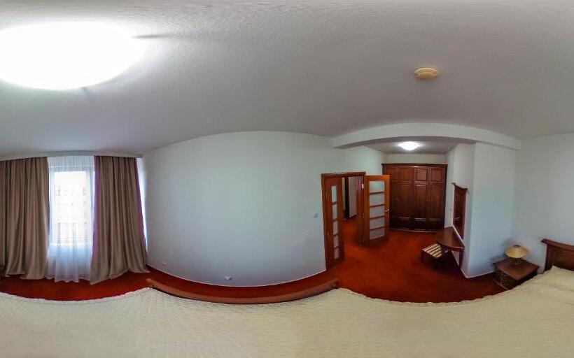 سوئیت پرزیدنت, San Terme Laktaši