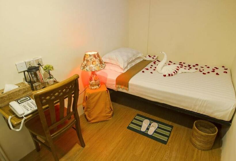 اتاق استاندارد یک نفره, Shwe Htee Guest House Chinatown