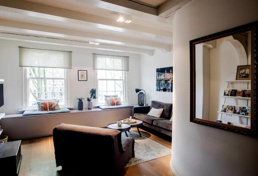 جناح عائلي, Sonnenberg Canal View