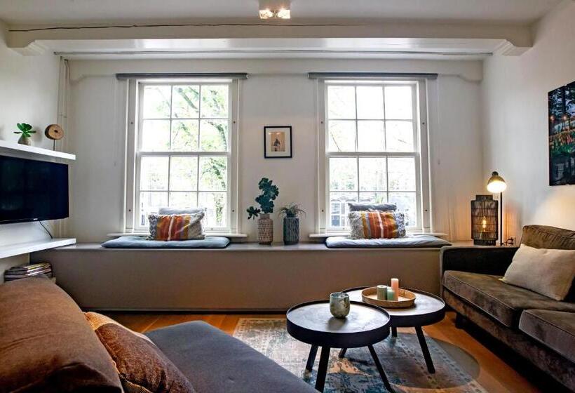 جناح عائلي, Sonnenberg Canal View