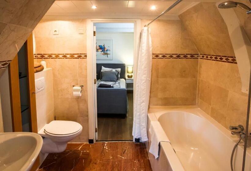 جناح عائلي, Sonnenberg Canal View