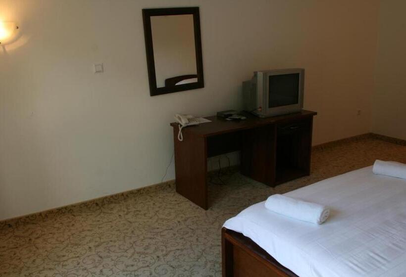 اتاق استاندارد یک نفره, Motel Maksumić