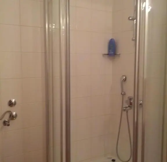 اتاق استاندارد یک نفره, Motel Maksumić