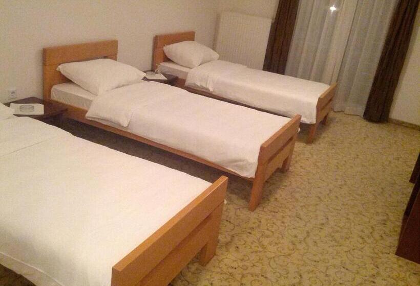 اتاق استاندارد سه نفره, Motel Maksumić