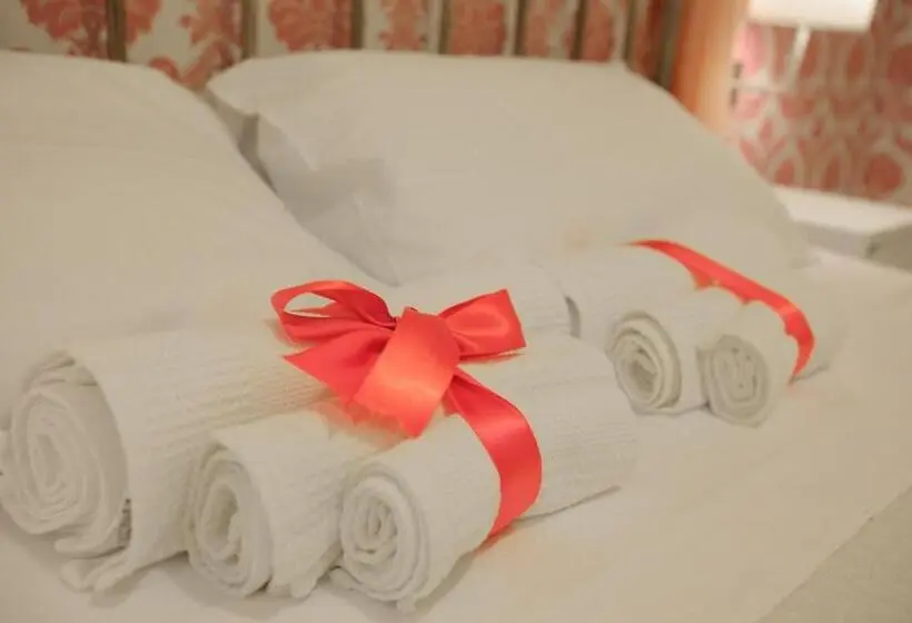 اتاق سوپریور با تخت بزرگ, Antica Palermo B&b