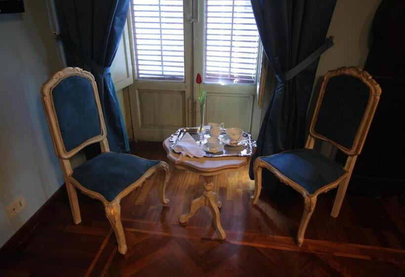 اتاق سه‌نفرۀ استاندارد با سرویس بهداشتی بیرون از اتاق, Antica Palermo B&b