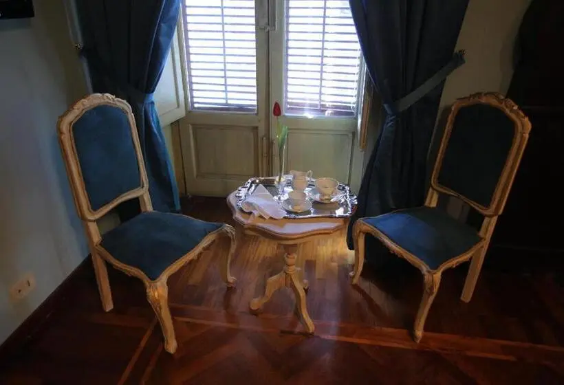 اتاق سه‌نفرۀ استاندارد با سرویس بهداشتی بیرون از اتاق, Antica Palermo B&b